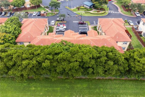 Купить таунхаус в Хомстед, Флорида 2 спальни, 99.31м2, № 1998463 - фото 23