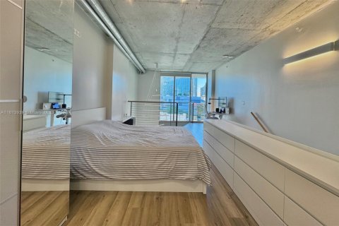 Condominio en venta en Miami, Florida, 1 dormitorio, 73.86 m2 № 1942749 - foto 16