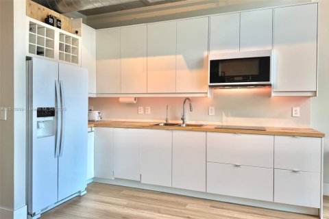 Condominio en venta en Miami, Florida, 1 dormitorio, 73.86 m2 № 1942749 - foto 8