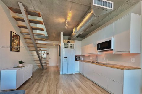 Condominio en venta en Miami, Florida, 1 dormitorio, 73.86 m2 № 1942749 - foto 7