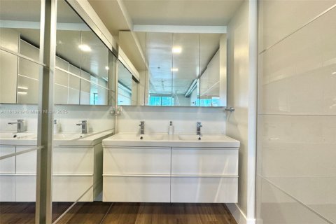 Condominio en venta en Miami, Florida, 1 dormitorio, 73.86 m2 № 1942749 - foto 18