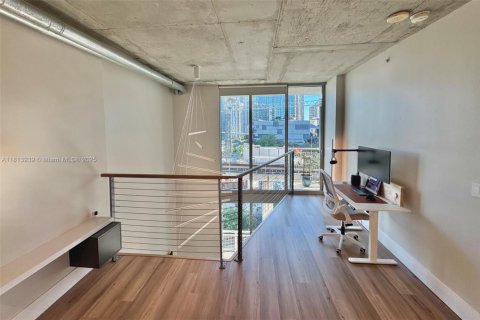 Condominio en venta en Miami, Florida, 1 dormitorio, 73.86 m2 № 1942749 - foto 14