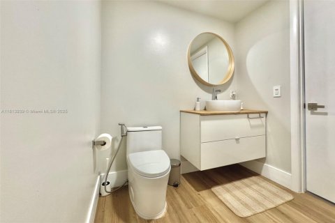 Condominio en venta en Miami, Florida, 1 dormitorio, 73.86 m2 № 1942749 - foto 11