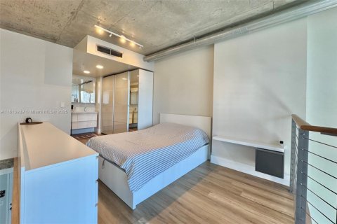 Condominio en venta en Miami, Florida, 1 dormitorio, 73.86 m2 № 1942749 - foto 15