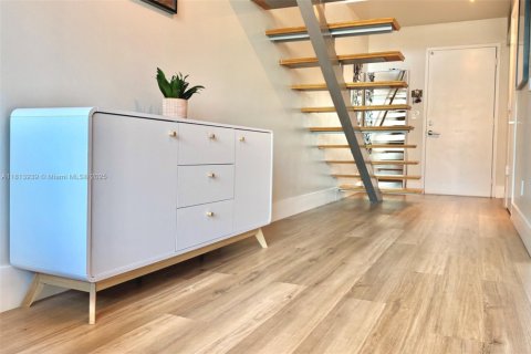 Condominio en venta en Miami, Florida, 1 dormitorio, 73.86 m2 № 1942749 - foto 13