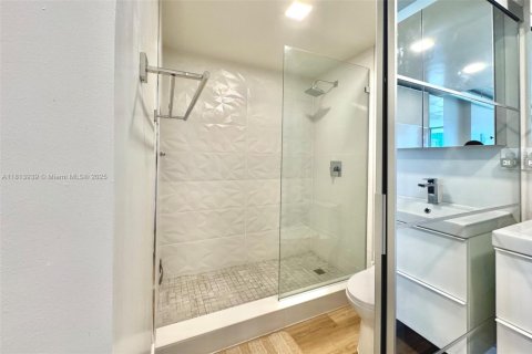 Condominio en venta en Miami, Florida, 1 dormitorio, 73.86 m2 № 1942749 - foto 21