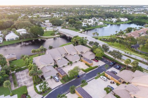 Condo in Jupiter, Florida, 2 bedrooms  № 1952571 - photo 1