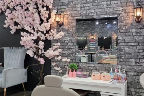 Immobilier commercial à vendre à Margate, Floride № 1982165 - photo 8