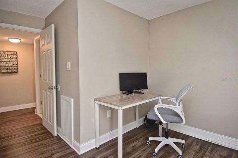 Copropriété à louer à Sarasota, Floride: 2 chambres, 82.22 m2 № 2395698 - photo 2