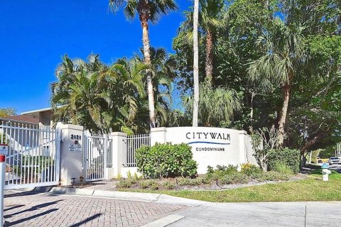 Copropriété à louer à Sarasota, Floride: 2 chambres, 82.22 m2 № 2395698 - photo 10