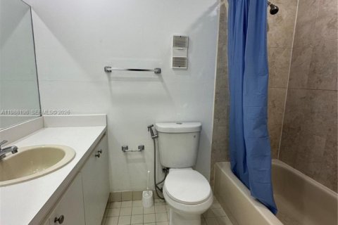 Condominio en alquiler en Miami, Florida, 2 dormitorios, 76.55 m2 № 2051308 - foto 11