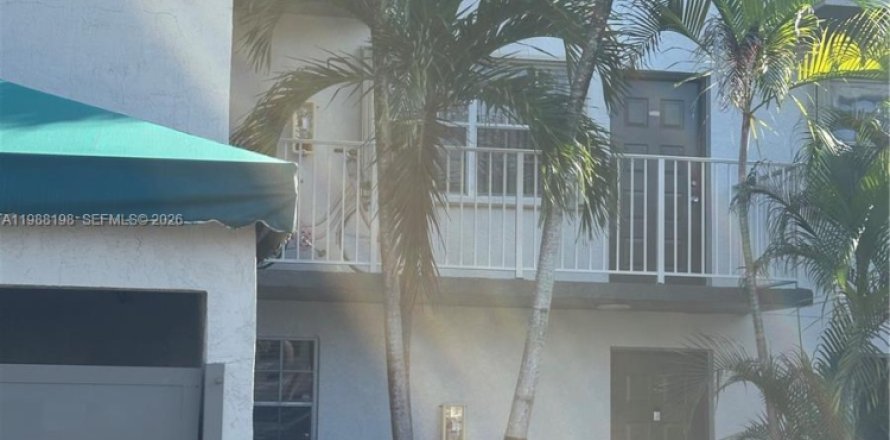Condominio en Miami, Florida, 2 dormitorios  № 2051308