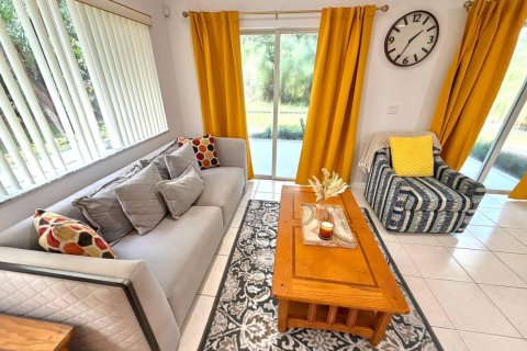 Copropriété à louer à Port St. Lucie, Floride: 1 chambre, 121.89 m2 № 2390077 - photo 4