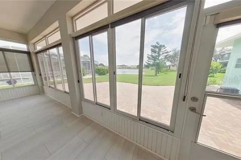 Casa en alquiler en Fort Myers, Florida, 4 dormitorios, 237.46 m2 № 1850096 - foto 20