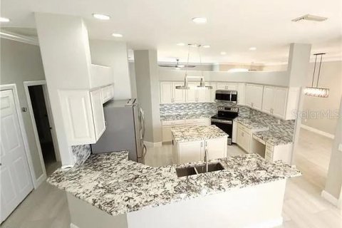Casa en alquiler en Fort Myers, Florida, 4 dormitorios, 237.46 m2 № 1850096 - foto 3
