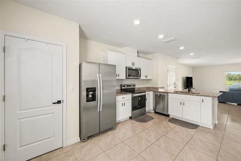 Townhouse in Edgewater, Florida 3 bedrooms, 170.94 sq.m. № 2316726 - photo 12