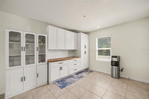 Townhouse in Edgewater, Florida 3 bedrooms, 170.94 sq.m. № 2316726 - photo 10