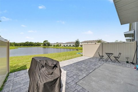Townhouse in Edgewater, Florida 3 bedrooms, 170.94 sq.m. № 2316726 - photo 25