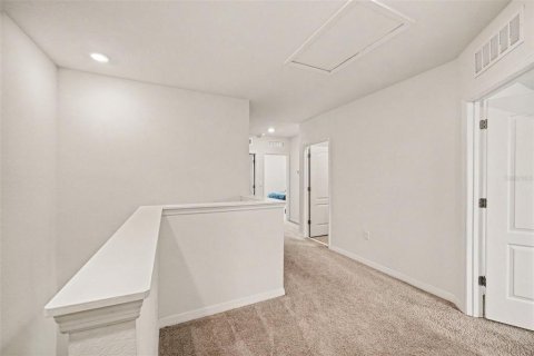 Townhouse in Edgewater, Florida 3 bedrooms, 170.94 sq.m. № 2316726 - photo 16