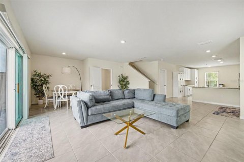 Townhouse in Edgewater, Florida 3 bedrooms, 170.94 sq.m. № 2316726 - photo 6
