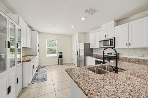 Townhouse in Edgewater, Florida 3 bedrooms, 170.94 sq.m. № 2316726 - photo 9