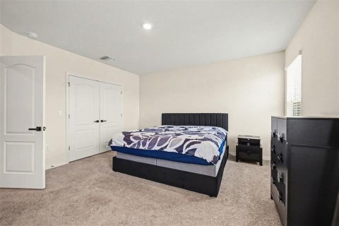 Townhouse in Edgewater, Florida 3 bedrooms, 170.94 sq.m. № 2316726 - photo 18