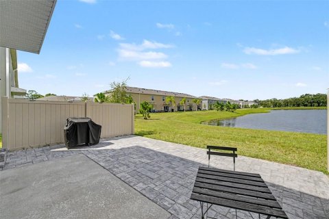 Townhouse in Edgewater, Florida 3 bedrooms, 170.94 sq.m. № 2316726 - photo 26