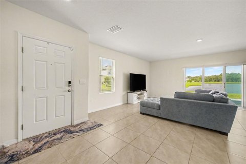 Townhouse in Edgewater, Florida 3 bedrooms, 170.94 sq.m. № 2316726 - photo 4