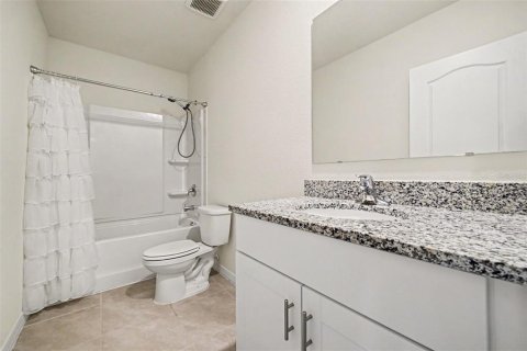 Townhouse in Edgewater, Florida 3 bedrooms, 170.94 sq.m. № 2316726 - photo 23