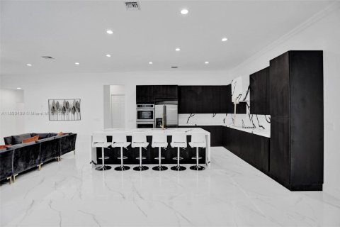 Villa ou maison à vendre à Davie, Floride: 9 chambres, 462.56 m2 № 2064067 - photo 9