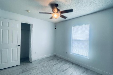 Casa en alquiler en Kissimmee, Florida, 4 dormitorios, 193.98 m2 № 1829608 - foto 20
