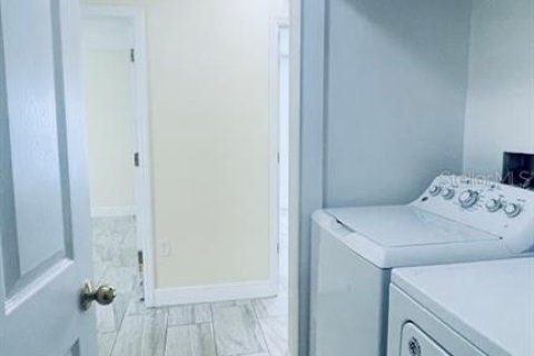 Casa en alquiler en Kissimmee, Florida, 4 dormitorios, 193.98 m2 № 1829608 - foto 14