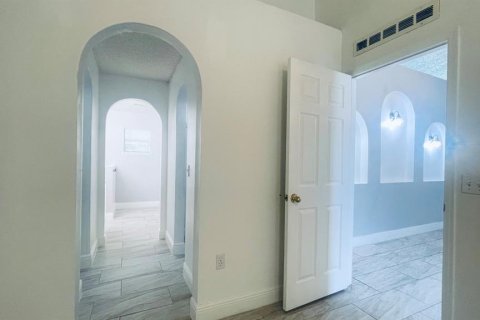 Casa en alquiler en Kissimmee, Florida, 4 dormitorios, 193.98 m2 № 1829608 - foto 5