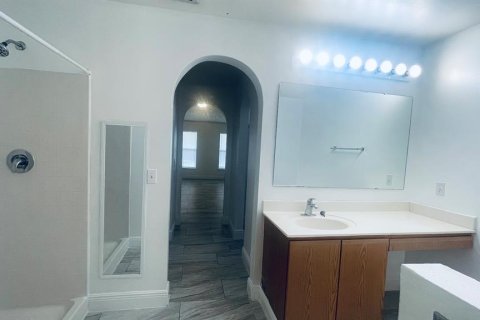 Casa en alquiler en Kissimmee, Florida, 4 dormitorios, 193.98 m2 № 1829608 - foto 11