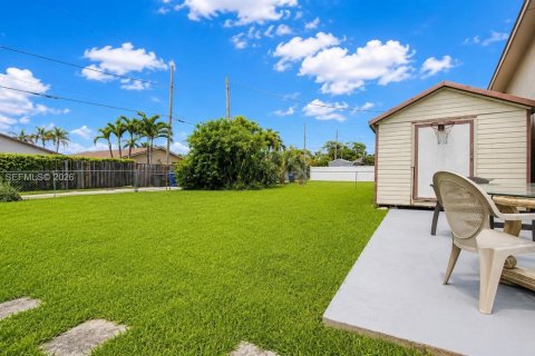 Villa ou maison à vendre à Hollywood, Floride: 4 chambres, 161.65 m2 № 2270368 - photo 3