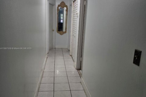Casa en venta en West Palm Beach, Florida, 3 dormitorios, 93.65 m2 № 1940896 - foto 6