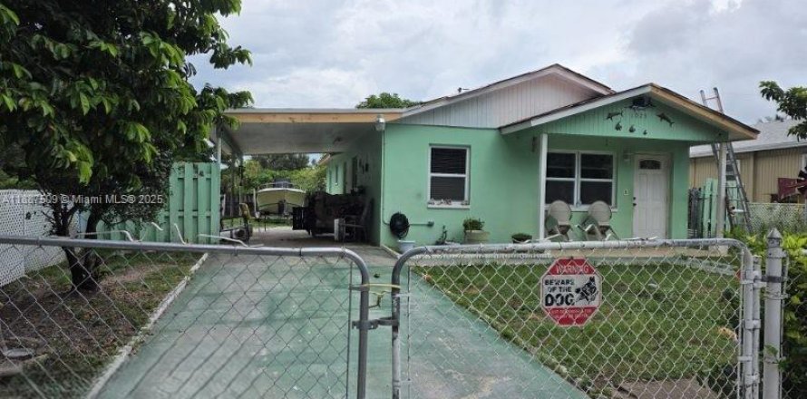 Casa en West Palm Beach, Florida 3 dormitorios, 93.65 m2 № 1940896