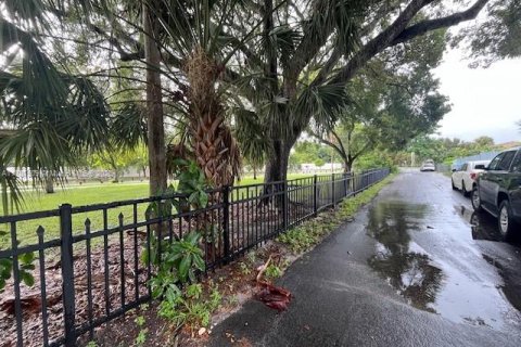 Casa en venta en West Palm Beach, Florida, 3 dormitorios, 93.65 m2 № 1940896 - foto 22