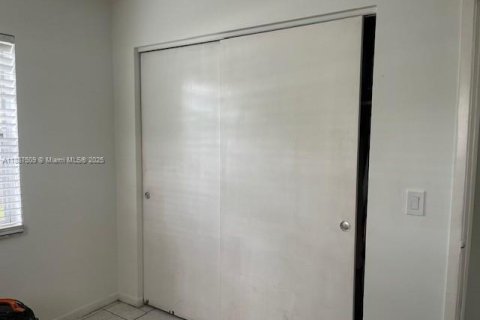 Casa en venta en West Palm Beach, Florida, 3 dormitorios, 93.65 m2 № 1940896 - foto 11