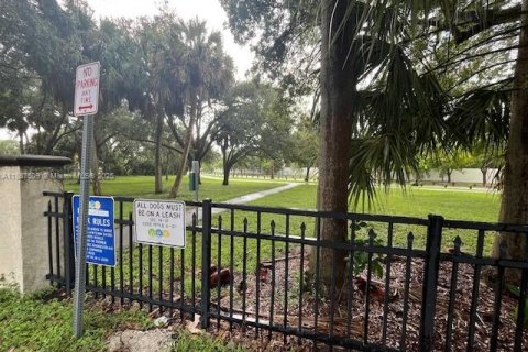 Casa en venta en West Palm Beach, Florida, 3 dormitorios, 93.65 m2 № 1940896 - foto 23