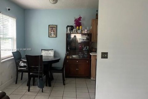 Casa en venta en West Palm Beach, Florida, 3 dormitorios, 93.65 m2 № 1940896 - foto 4