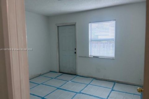 Casa en venta en West Palm Beach, Florida, 3 dormitorios, 93.65 m2 № 1940896 - foto 9