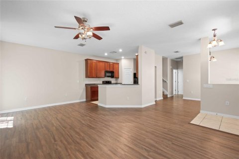 Touwnhouse à vendre à Wesley Chapel, Floride: 3 chambres, 156.63 m2 № 2198270 - photo 10