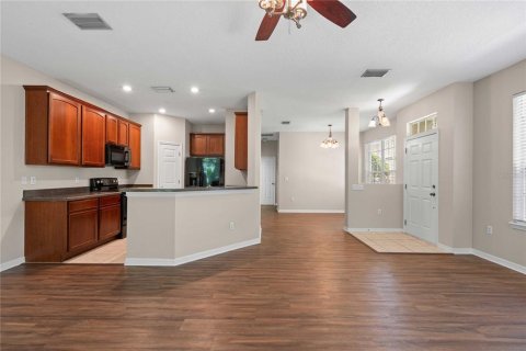 Touwnhouse à vendre à Wesley Chapel, Floride: 3 chambres, 156.63 m2 № 2198270 - photo 5