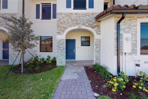 Villa ou maison à louer à Homestead, Floride: 3 chambres, 154.22 m2 № 1813898 - photo 2