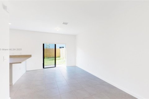 Villa ou maison à louer à Homestead, Floride: 3 chambres, 154.22 m2 № 1813898 - photo 8
