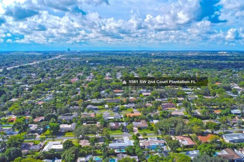 House in Plantation, Florida 3 bedrooms, 162.39 sq.m. № 1921573 - photo 7