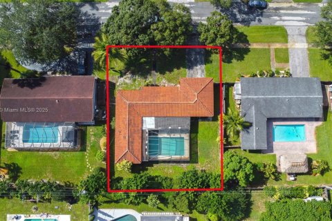 House in Plantation, Florida 3 bedrooms, 162.39 sq.m. № 1921573 - photo 6