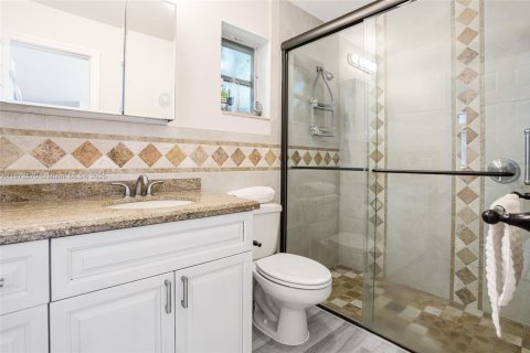 House in Plantation, Florida 3 bedrooms, 162.39 sq.m. № 1921573 - photo 26