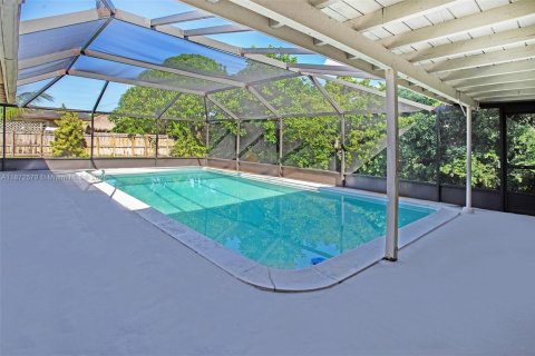 House in Plantation, Florida 3 bedrooms, 162.39 sq.m. № 1921573 - photo 28